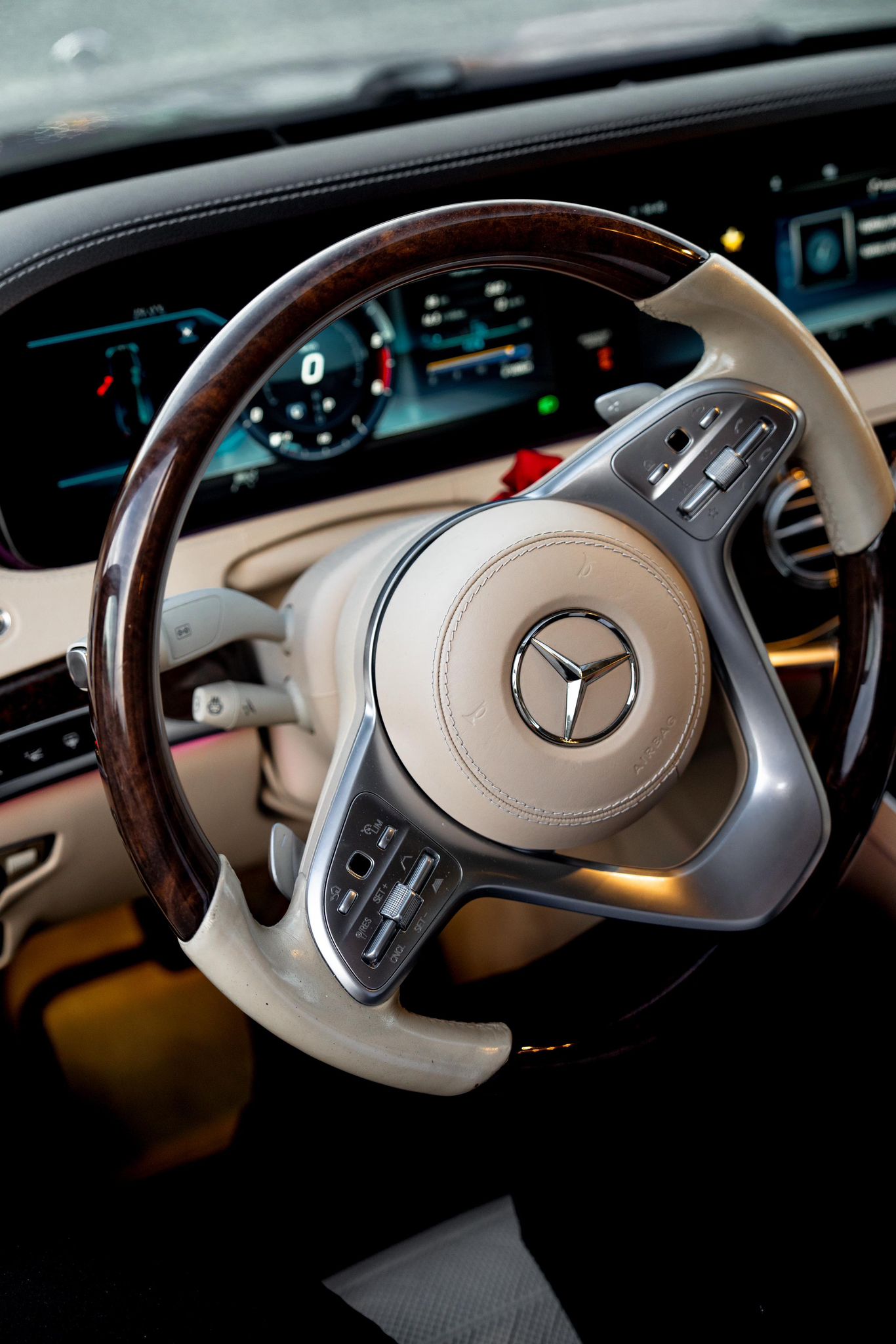 Mercedes S-Class Maybach Image 4