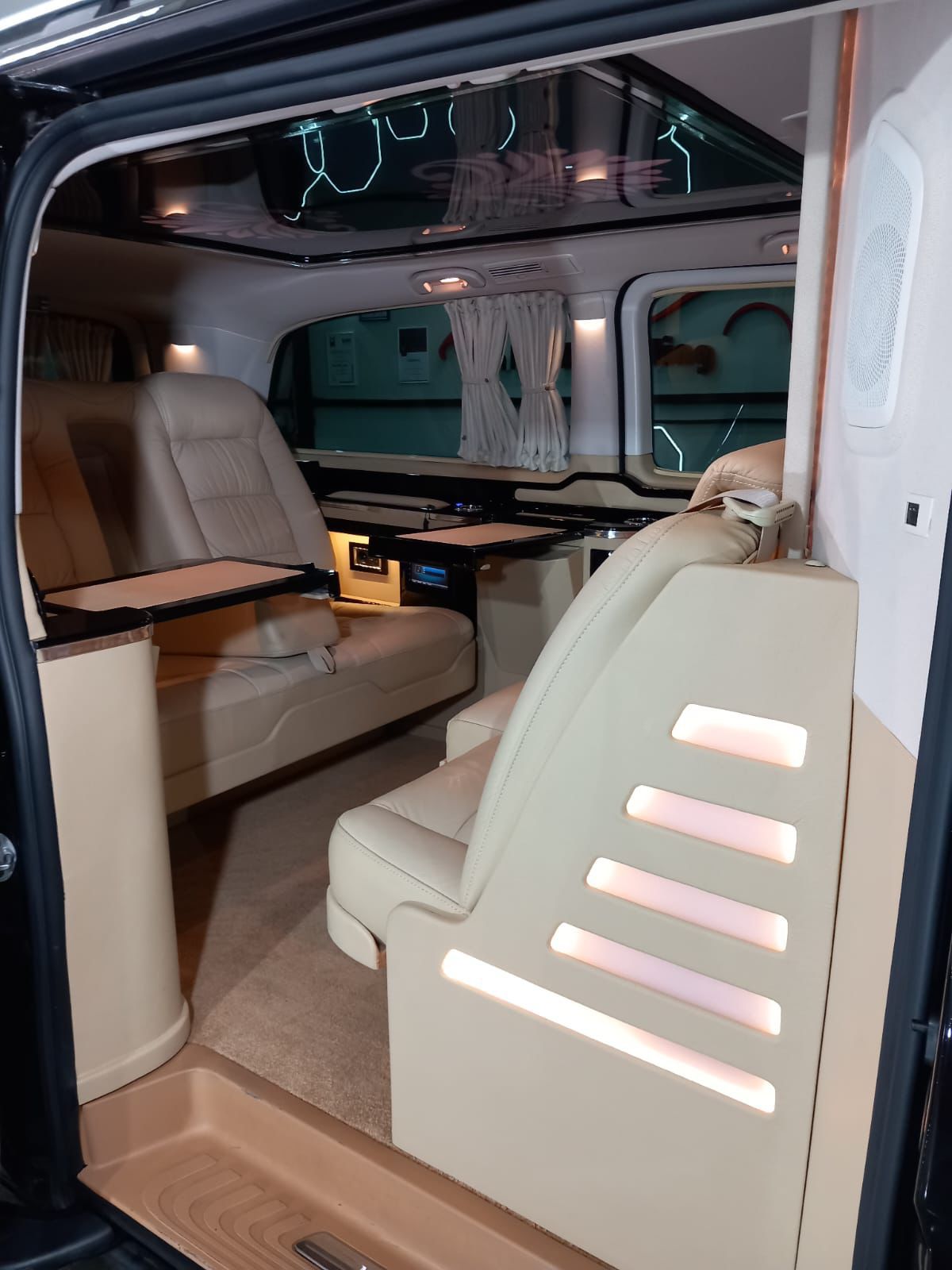 Mercedes V-Class Image 3